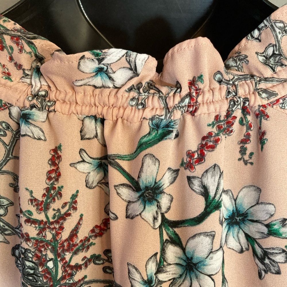 Liz Claiborne Career pink floral blouse - Picture 9 of 9